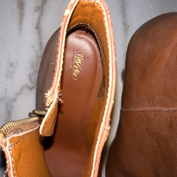 Mossimo wedge short boots- size 8- brown- never used - Picture 3 of 6
